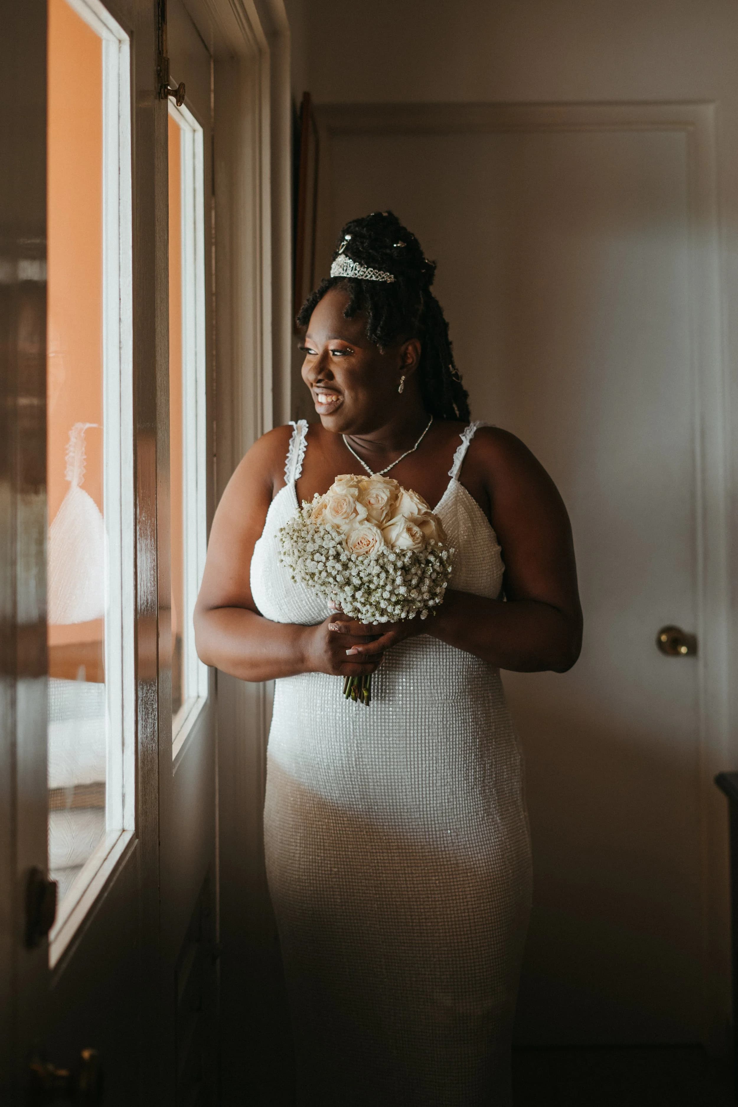 Mr & Mrs. White, photograph 2 of 12