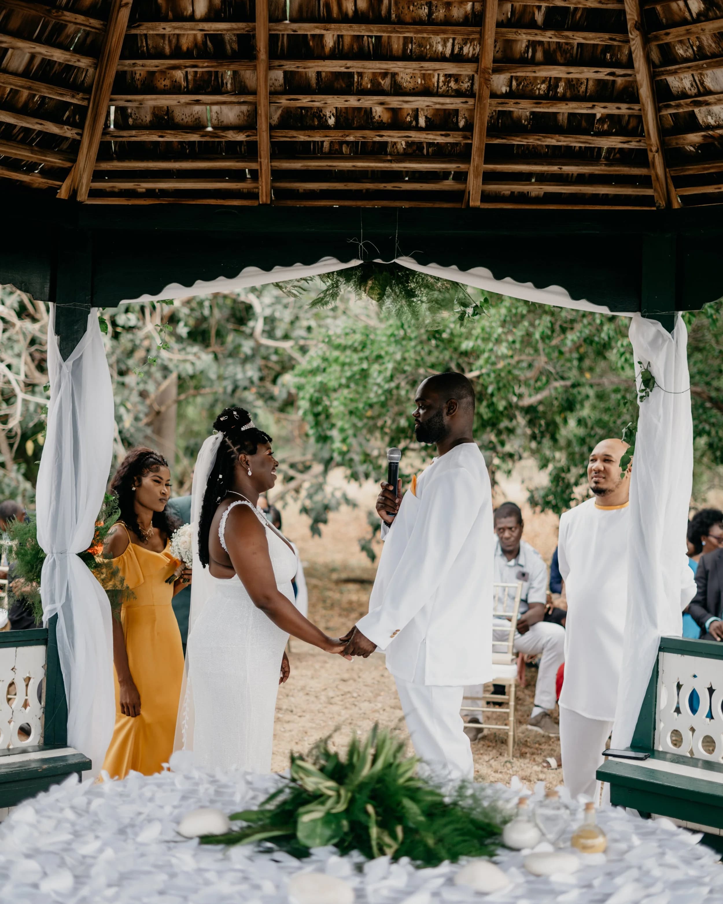 Mr & Mrs. White, photograph 5 of 12